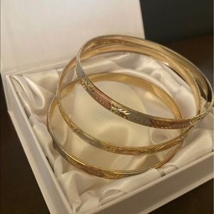 Three nice bracelets easy to wear and match